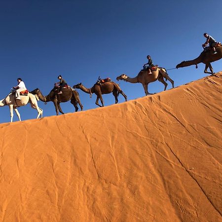 Riad Les jardins de Merzouga Buitenkant foto